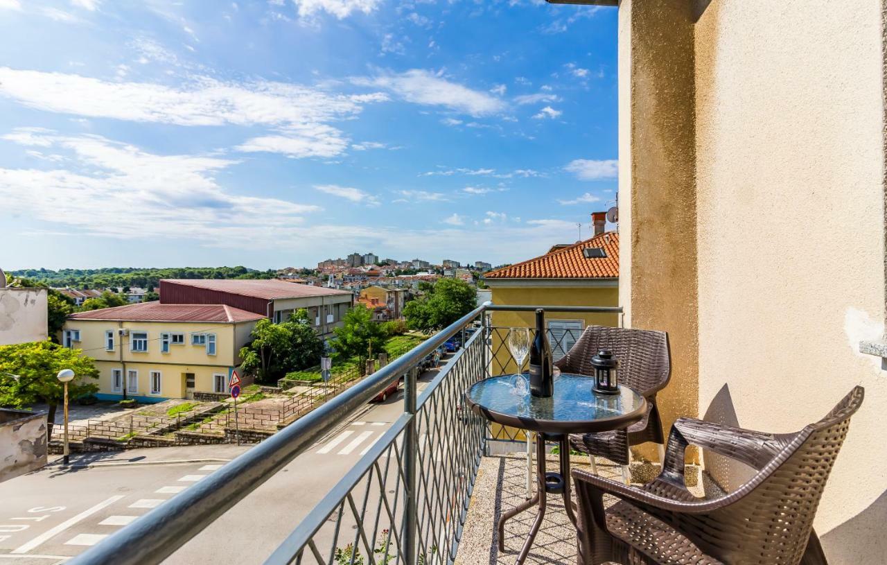 Pula Apartment Exterior foto